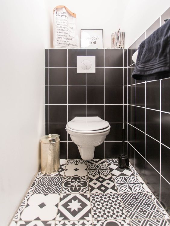 Azulero tiles in black and white
