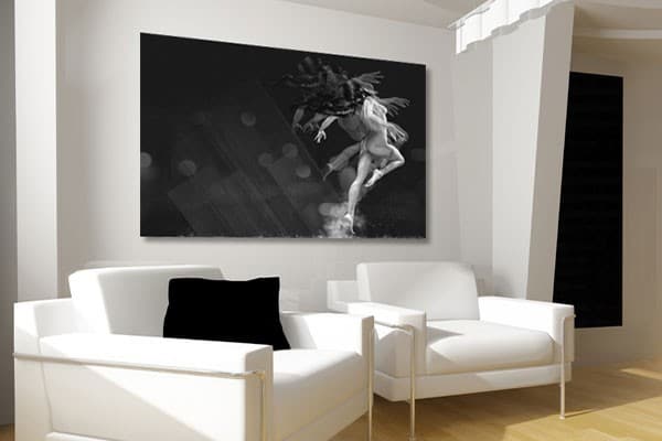 Painted in black and white contemporary Izoa