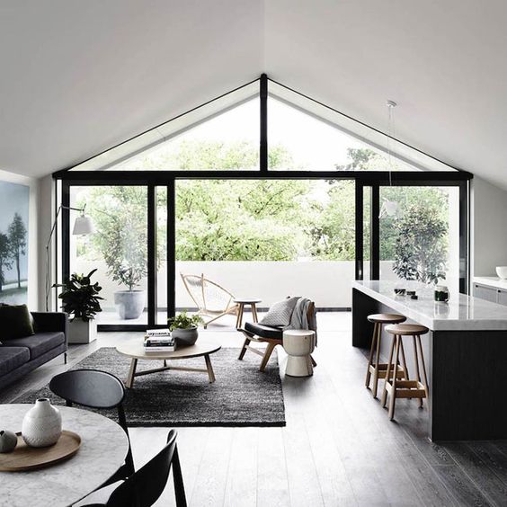Stay in the kitchen in black and white