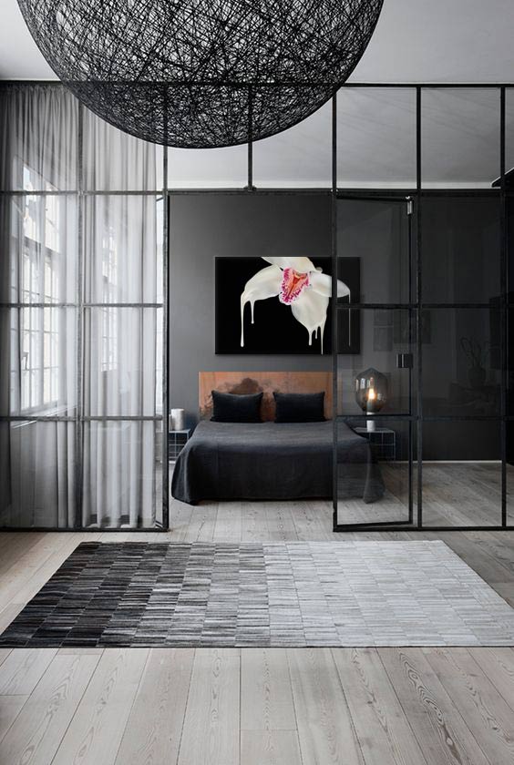 Moderne-Rorchidee-Iizo-Chambre-Noire Table