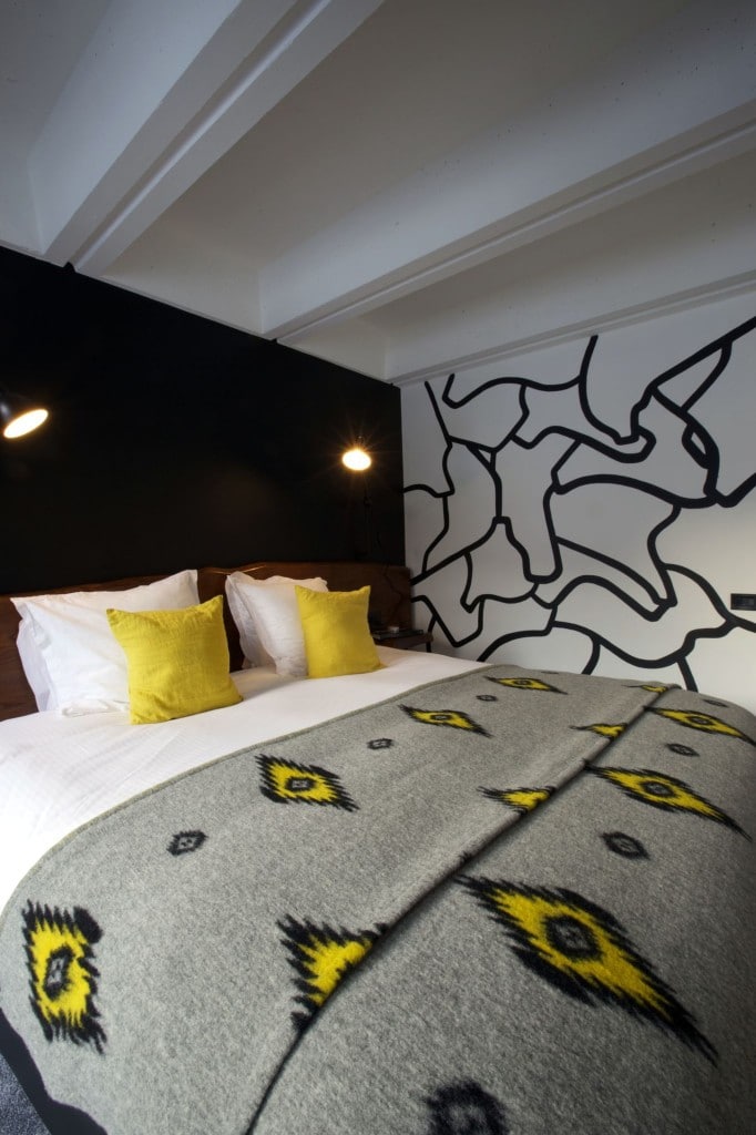 Graf wall bedroom 