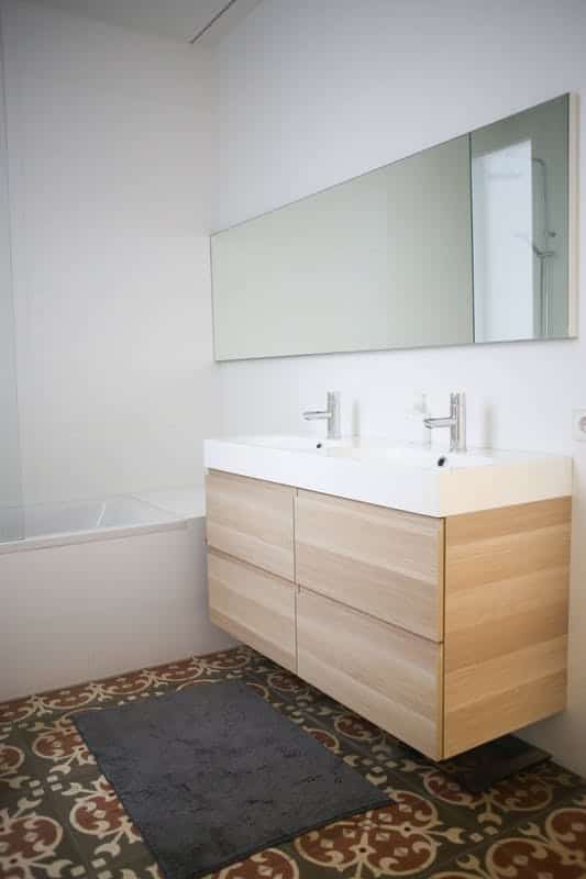 Modern bathroom