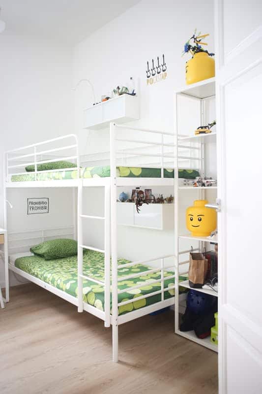Designs the children's room