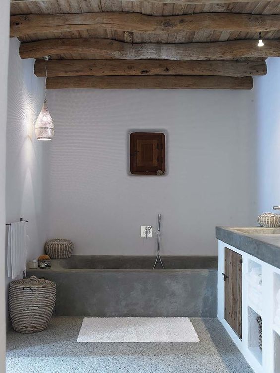 Bathtub in wax concrete