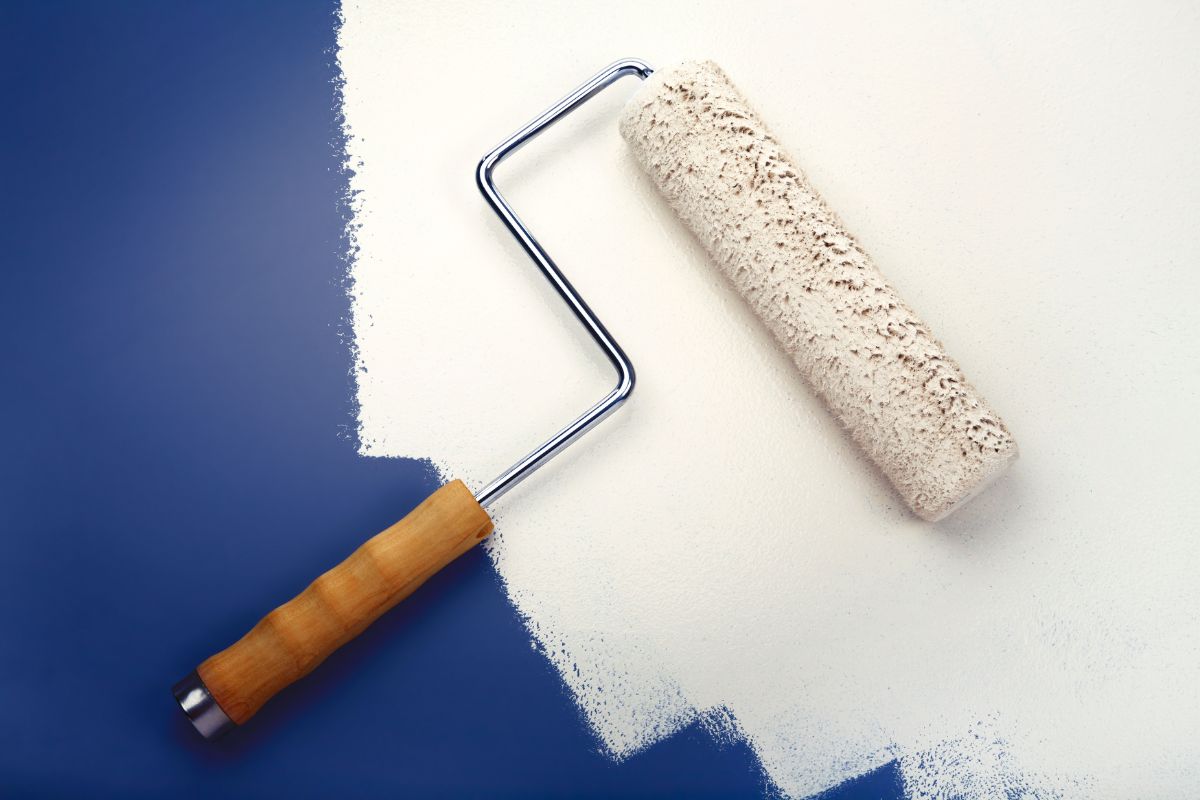 Paint wall in white before